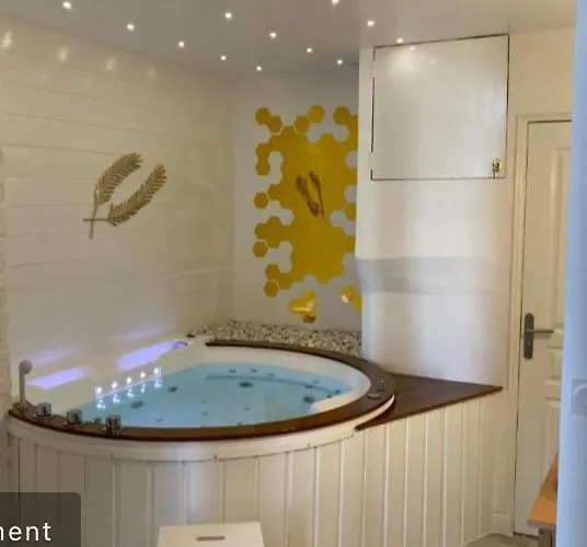 New & - Centre - Croisette (adults Only) Daire